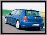 Volkswagen Golf 5, R32